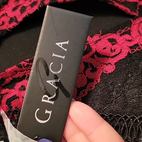 GRACIA Lace Blouse - Picture 5 of 6